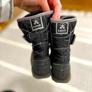 Kamik kids snow boots size 9